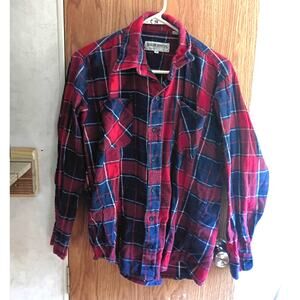 Vintage Wilderness Heavyweight Flannel Overshirt Red Plaid Workwear Cabin Core